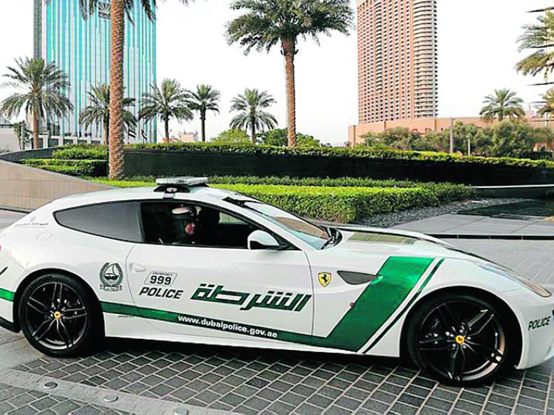 شرطة دبي تلقي القبض على "متسول العيد" .. ستفاجئ بما يمتلك من مال!